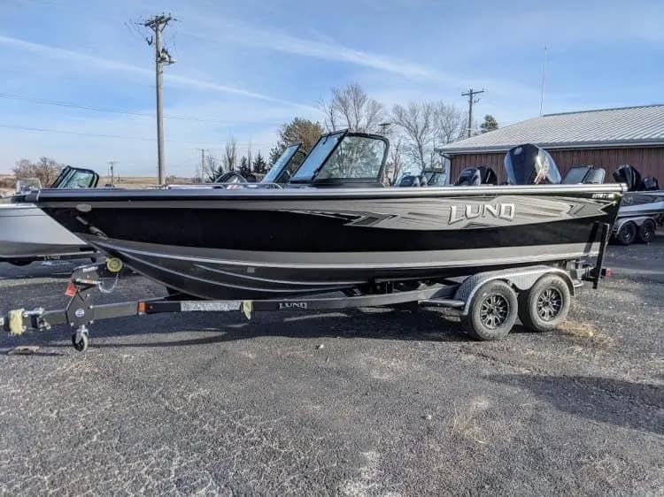 You are currently viewing Most Popular Freshwater Fishing Boats For Sale